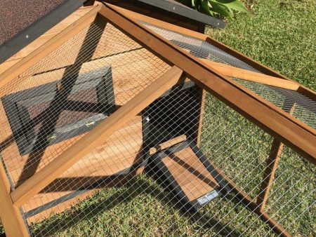 Strong Galvanised Wire Mesh Keeps your Pets Safe