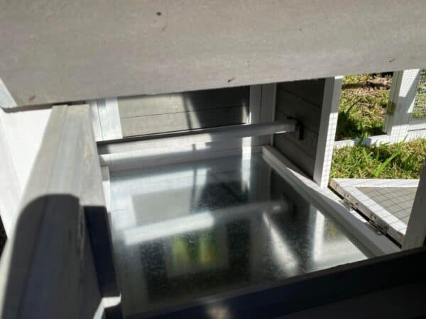 Grey Cottage Hutch - Inside House