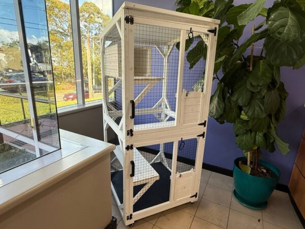 White Tower Portable Cat House