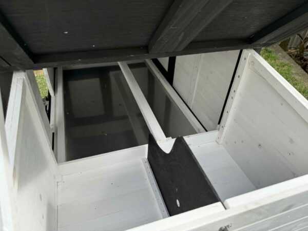 White Connie Chicken Coop - 2 nesting spaces